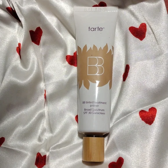 Nwot Tarte bb tinted moisturizer - Picture 1 of 2